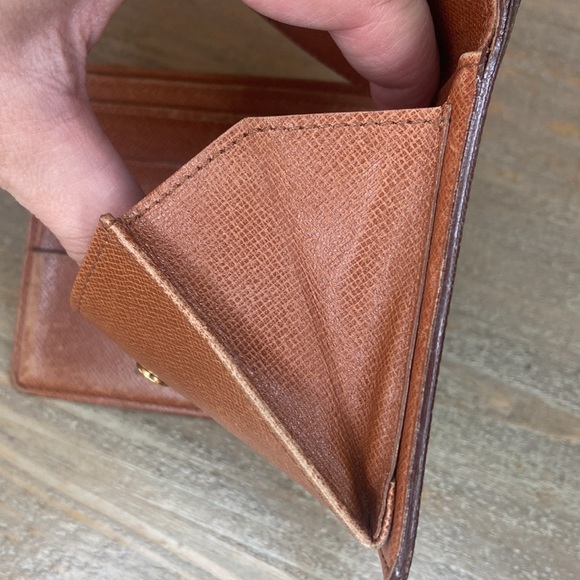Louis Vuitton Bifold wallet - Picture 9 of 15
